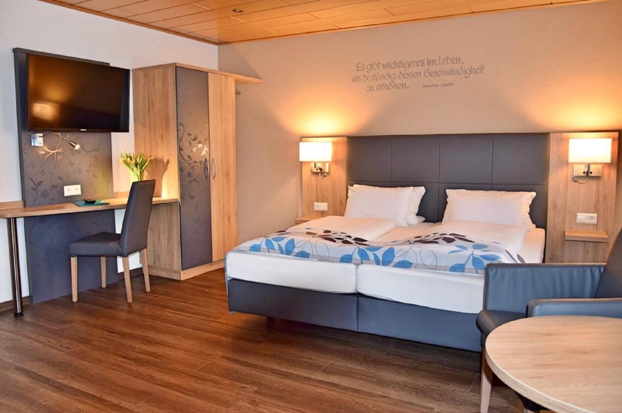 Cafe-Hotel Altreuter Nördlingen Eksteriør billede