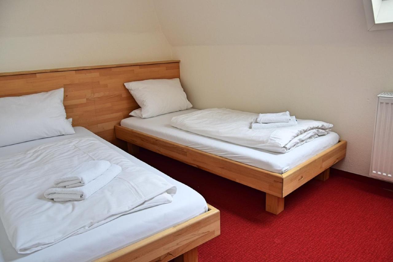 Cafe-Hotel Altreuter Nördlingen Eksteriør billede