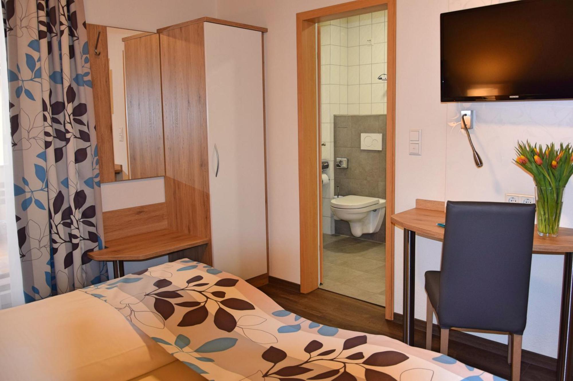 Cafe-Hotel Altreuter Nördlingen Eksteriør billede
